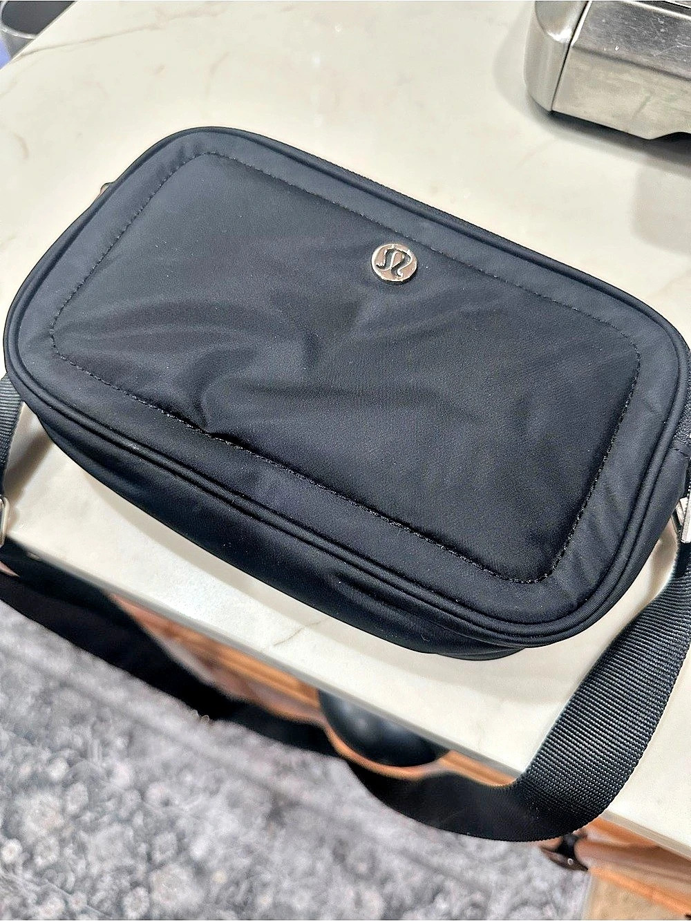Lululemon Crossbody Camera Bag 2L Black